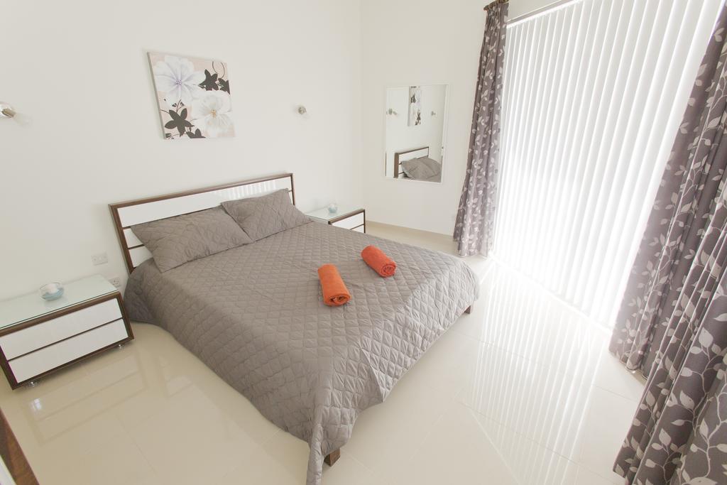 Waterside Apartments Marsalforn Rum bild